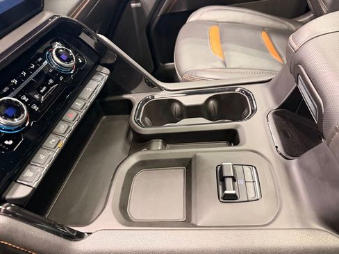 Used 2025 GMC Sierra 2500 AT4 w/ AT4 Premium Plus Package image 40