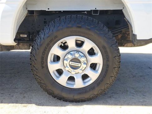 Used 2024 Ford F250 XLT image 7