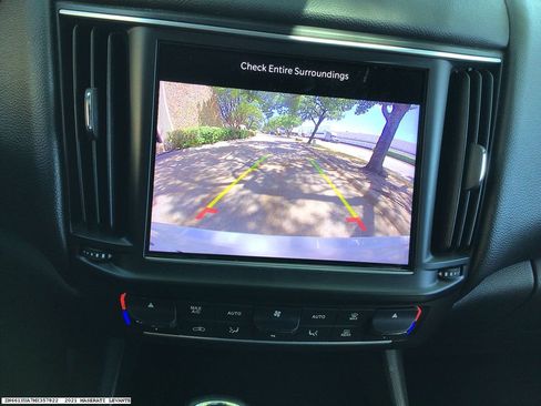Used 2021 Maserati Levante AWD/4WD image 14
