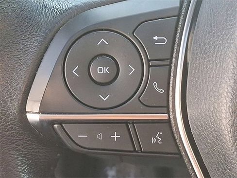 Used 2019 Toyota Avalon XLE image 22