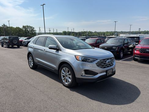 Used 2024 Ford Edge Titanium AWD/4WD image 4