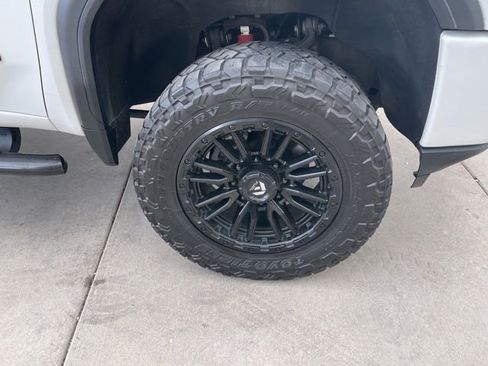 Used 2021 GMC Sierra 2500 AT4 image 20