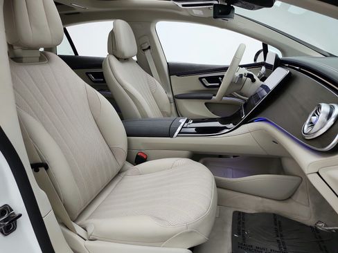 Used 2022 Mercedes-Benz EQS 450+ Sedan image 19