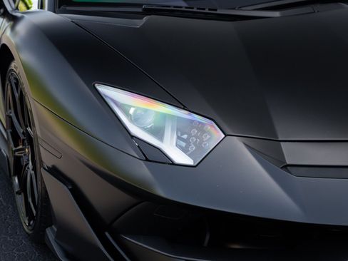 Used 2020 Lamborghini Aventador SVJ AWD/4WD image 13