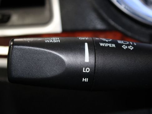 Used 2012 Chrysler 300 RWD image 35