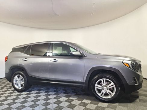 Used 2018 GMC Terrain SLE FWD image 3