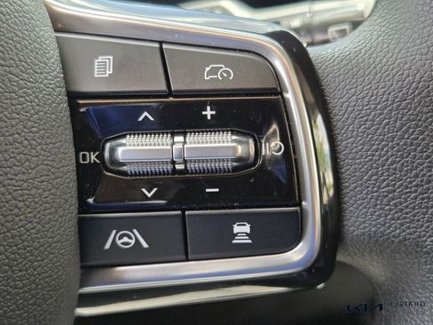 Certified 2025 Kia Sorento LX image 27