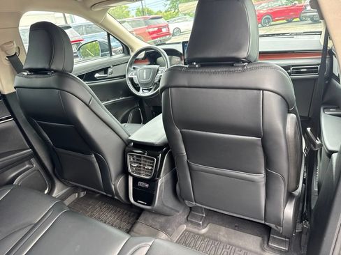 Used 2023 Lincoln Nautilus Reserve AWD/4WD image 16