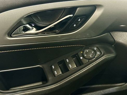Used 2021 Chevrolet Traverse LS w/ LPO, Black Accent Package FWD image 18