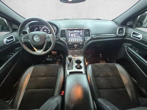 Used 2018 Jeep Grand Cherokee Altitude AWD/4WD image 19
