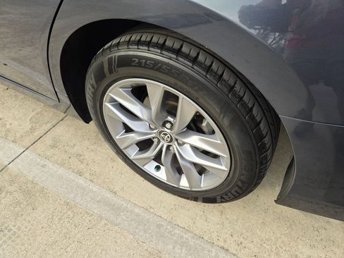 Used 2022 Toyota Avalon XLE image 7