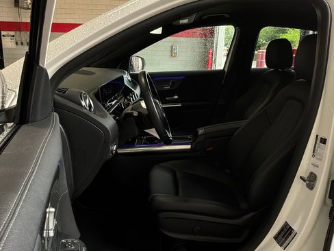 Used 2025 Mercedes-Benz GLA 250 image 10