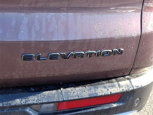 Used 2024 GMC Acadia Elevation image 31