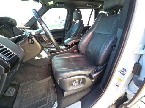 Used 2017 Land Rover Range Rover HSE image 13