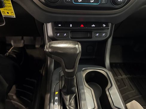 Used 2017 Chevrolet Colorado Z71 AWD/4WD image 24