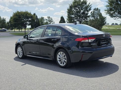 Used 2022 Toyota Corolla LE w/ LE Convenience Package FWD image 5