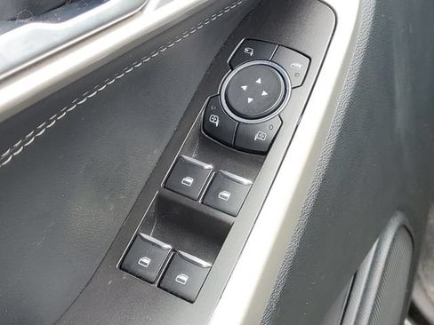 Used 2023 Ford Explorer XLT w/ Equipment Group 202A AWD/4WD image 12