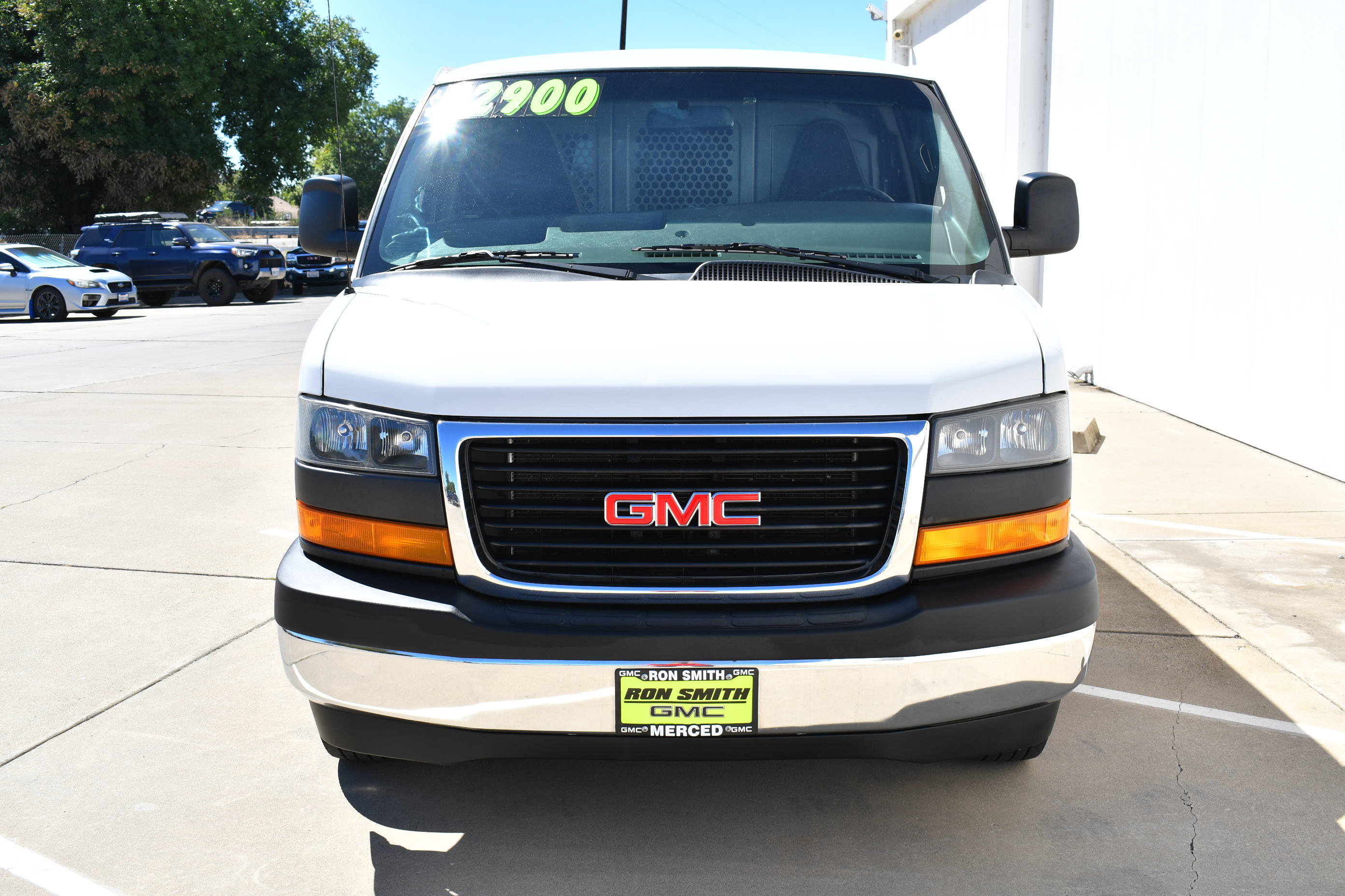 Used 2018 GMC Savana 2500 w/ Driver Convenience Package RWD image 3