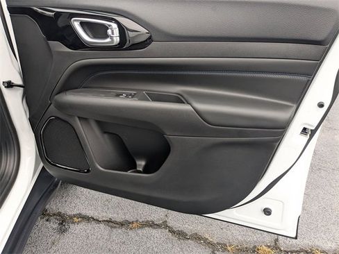 New 2026 Jeep Compass Latitude image 29