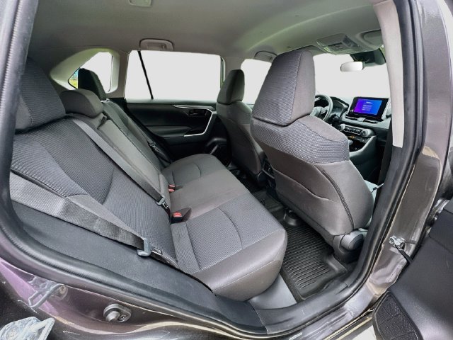 Used 2024 Toyota RAV4 LE AWD/4WD image 25