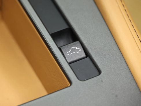 Used 2012 Aston Martin V8 Vantage V8 Convertible 2D image 41