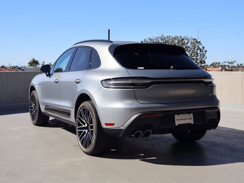 New 2026 Porsche Macan image 3