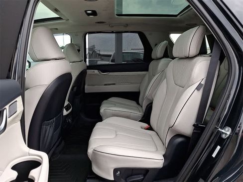 Used 2023 Hyundai Palisade Calligraphy image 9
