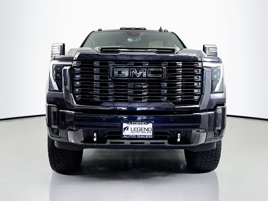 Used 2024 GMC Sierra 2500 Denali Ultimate AWD/4WD image 3
