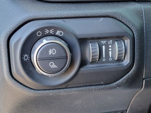 Used 2021 Jeep Gladiator Sport image 20