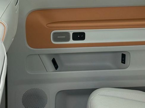 Used 2025 Volkswagen ID. Buzz 1st Edition image 15