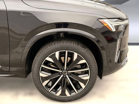 New 2026 Volvo XC90 B5 Ultra image 12