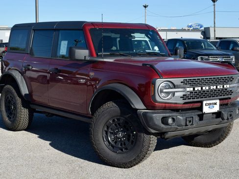 New 2026 Ford Bronco Badlands image 3