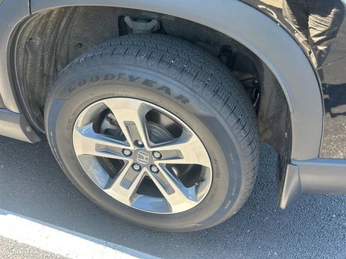 Used 2023 Honda Pilot EX-L image 12