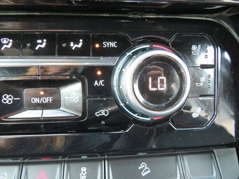 Used 2023 GMC Sierra 1500 AT4 w/ AT4 Premium Package image 25