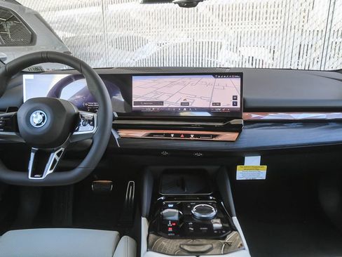 New 2026 BMW i5 eDrive40 w/ M Sport Package RWD image 9