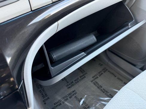 Used 2014 Toyota Sienna LE image 60