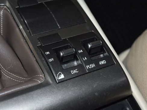 Used 2014 Lexus GX 460 w/ Premium Package image 18