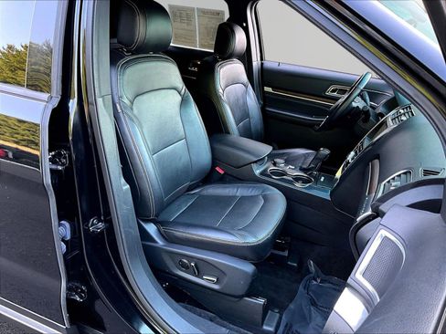 Used 2017 Ford Explorer Limited AWD/4WD image 29