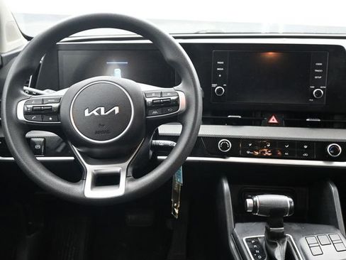 Used 2024 Kia Sportage LX FWD image 17