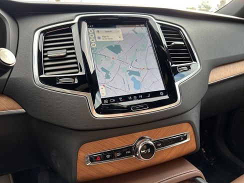 Certified 2024 Volvo XC90 B5 Plus image 24