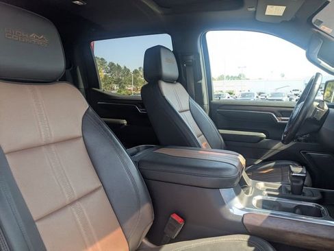 Used 2023 Chevrolet Silverado 1500 High Country w/ High Country Premium Package AWD/4WD image 42