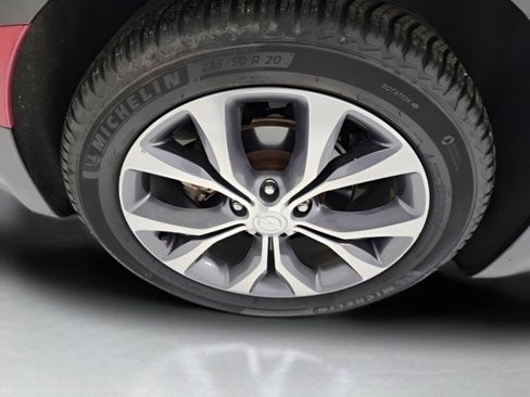 Used 2017 Chrysler Pacifica Limited w/ UConnect Theater Package image 14