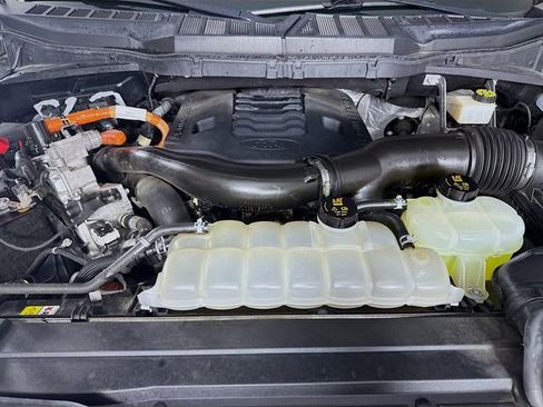 Used 2021 Ford F150 Lariat w/ Equipment Group 502A High image 31