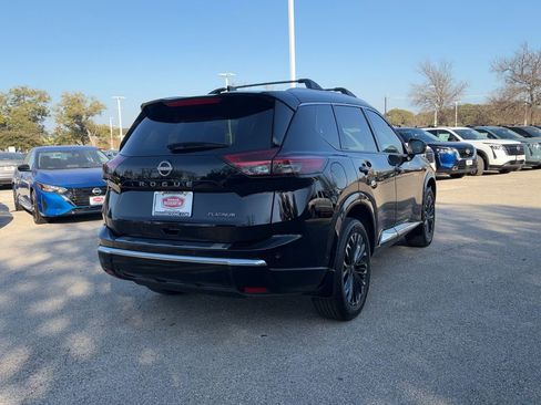 Used 2025 Nissan Rogue Platinum w/ Platinum Premium Package image 5