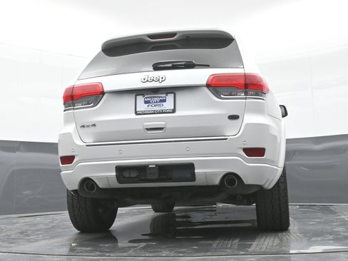 Used 2020 Jeep Grand Cherokee Overland AWD/4WD image 38