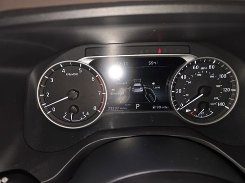 Used 2023 Nissan Rogue SL w/ SL Premium Package image 10