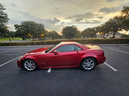 Used 2004 Cadillac XLR RWD image 10