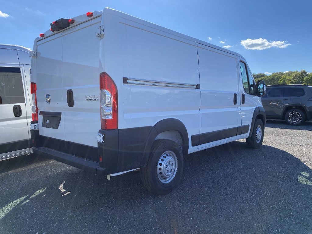 New 2026 RAM ProMaster 2500 w/ Convenience Group FWD image 3