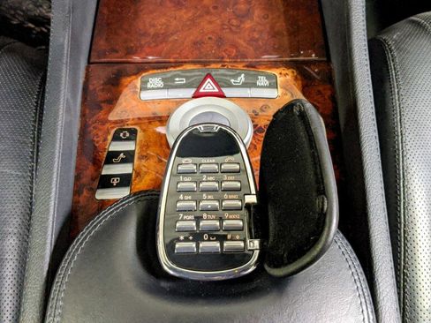 Used 2011 Mercedes-Benz CL 550 4MATIC image 22