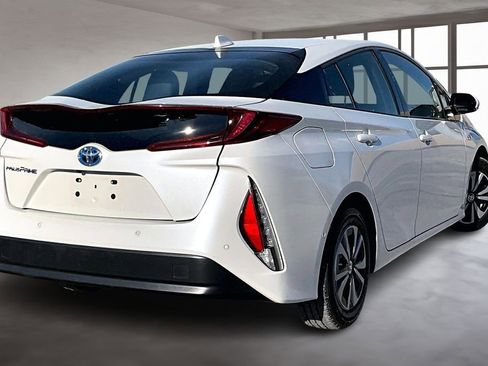 Used 2019 Toyota Prius Prime Advanced FWD image 6